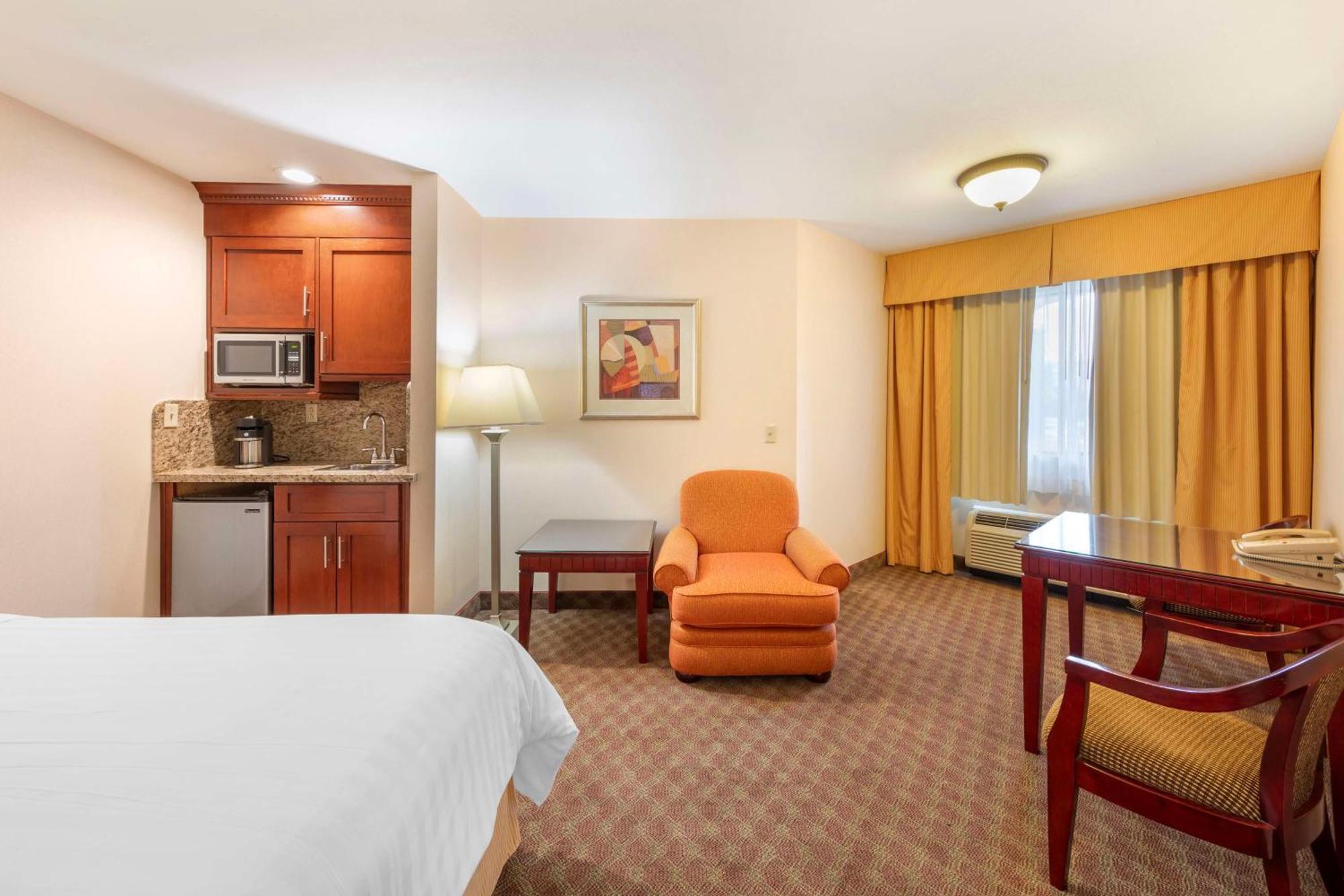 Best Western Plus West Covina Inn Eksteriør billede